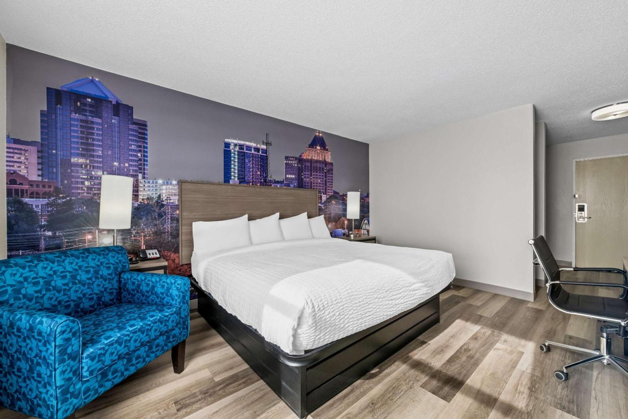 Отель Clarion Pointe Archdale Экстерьер фото