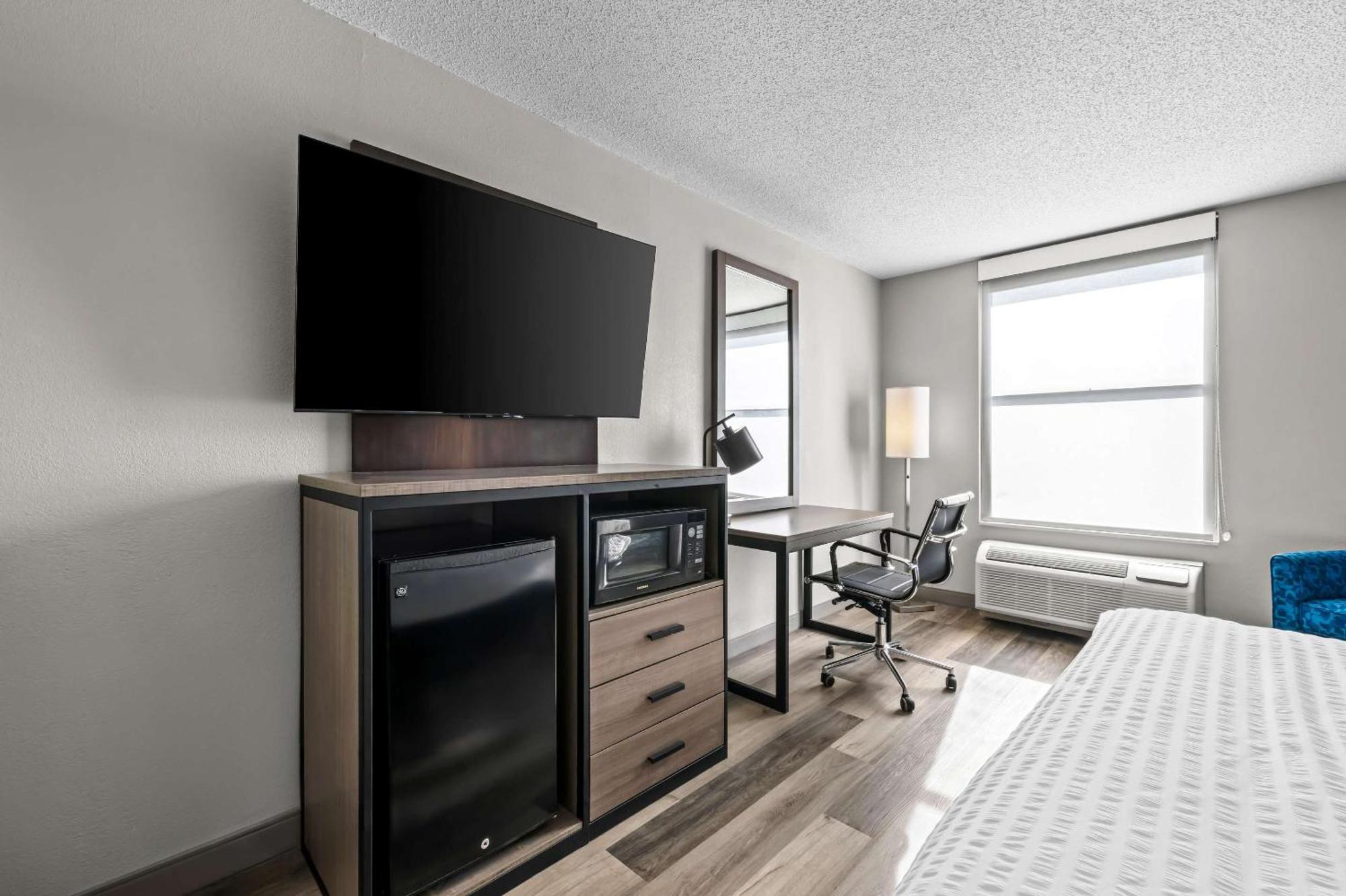 Отель Clarion Pointe Archdale Экстерьер фото